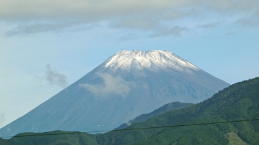 210907富士山初冠雪3