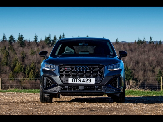 Audi SQ2 Black Edition [2022] 001