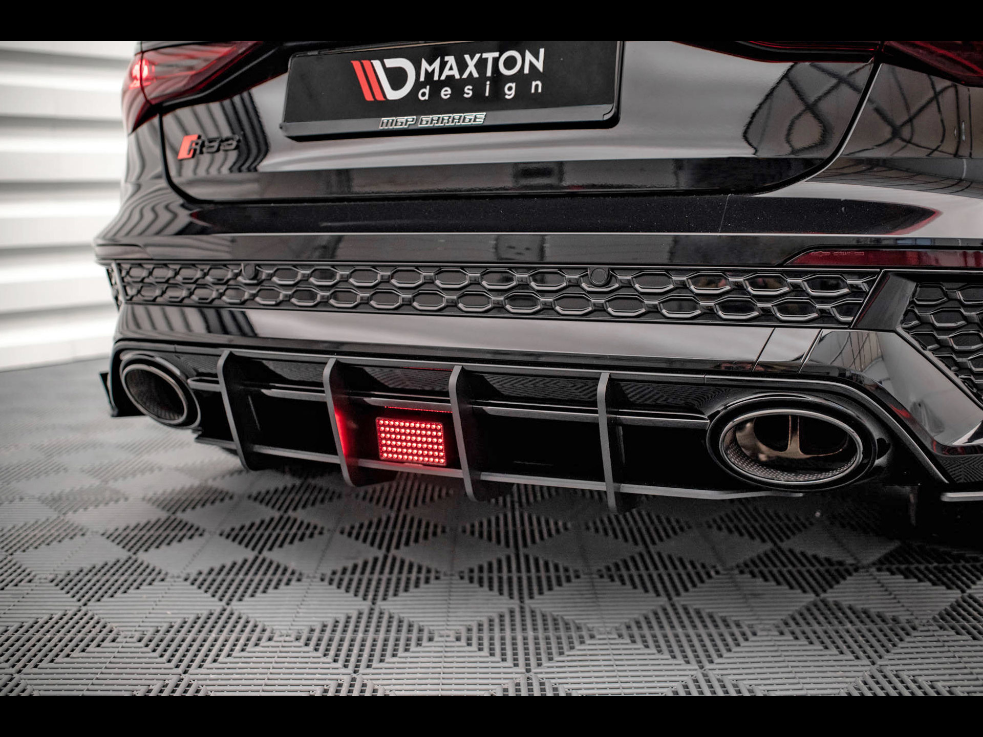 Maxton Design Audi RS 3 Sportback [   アウディに嵌まる   壁紙