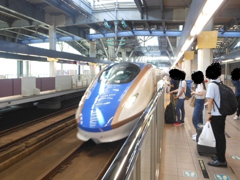 shinkansen-E7-13.jpg