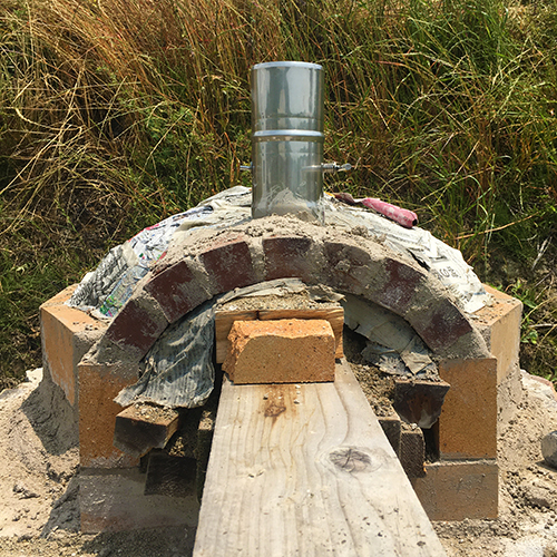 【DIY】畑にピザ窯とコンロを作る！⑤　～ピザ窯のドームは耐火セメントで作る～⑩