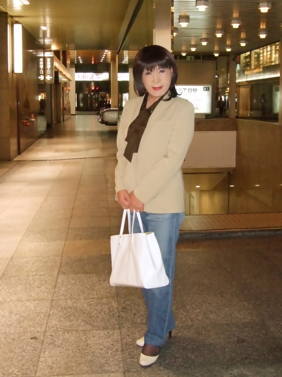 201113(新宿ベェージュジャケットジーンズ2008年5月)