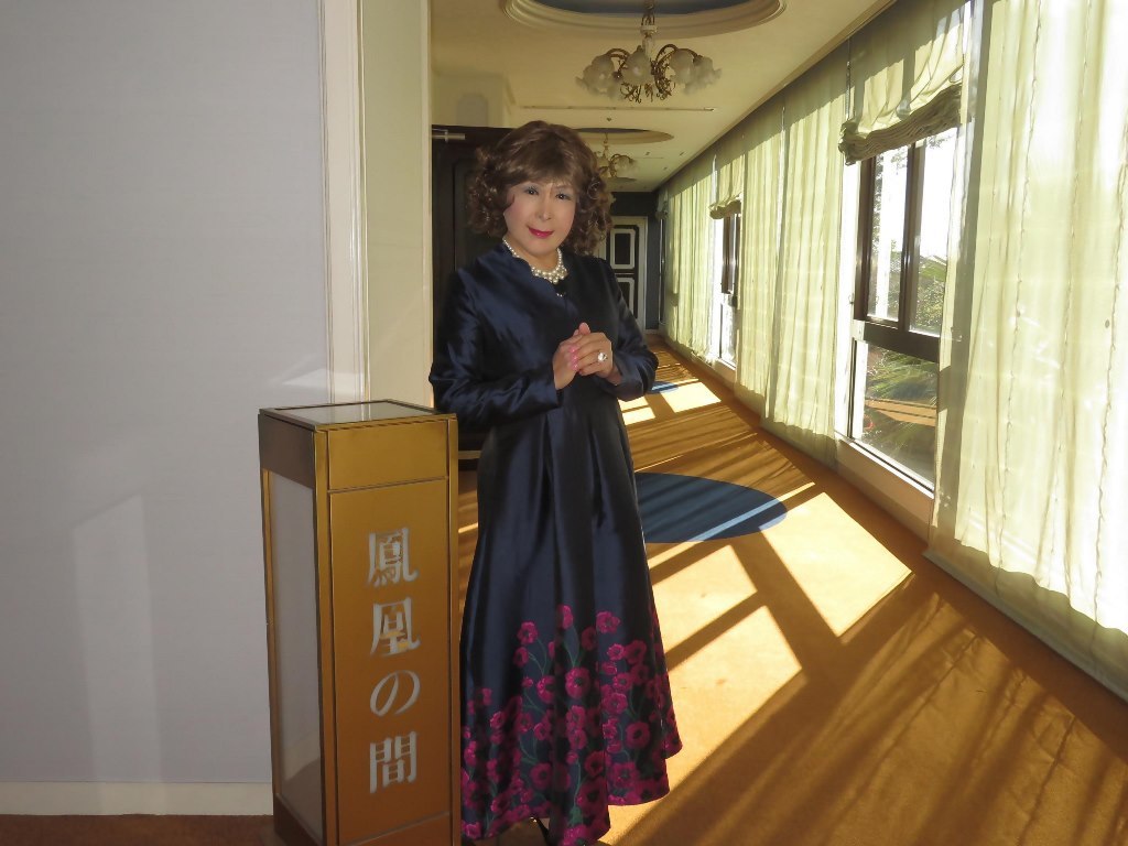 裾が花柄の濃紺ドレスD(2)