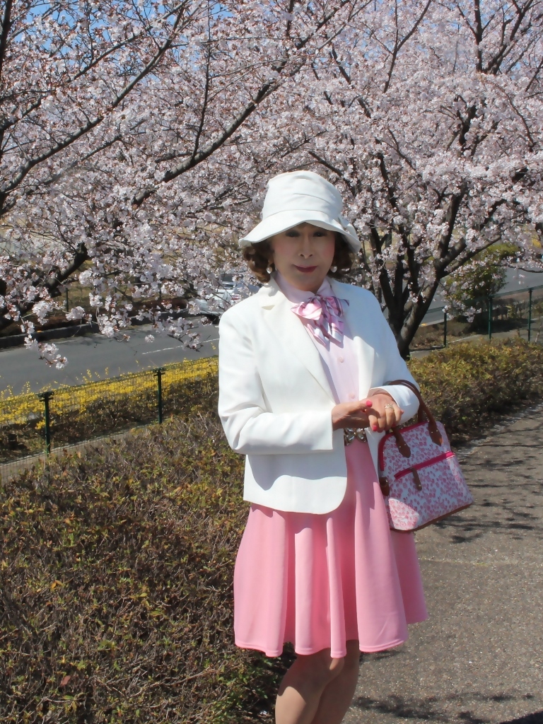 ピンクスカート白ジャケット帽子A(3)