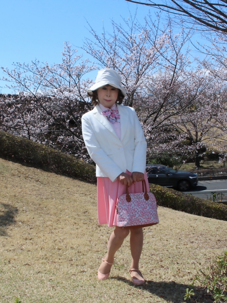ピンクスカート白ジャケット帽子A(4)