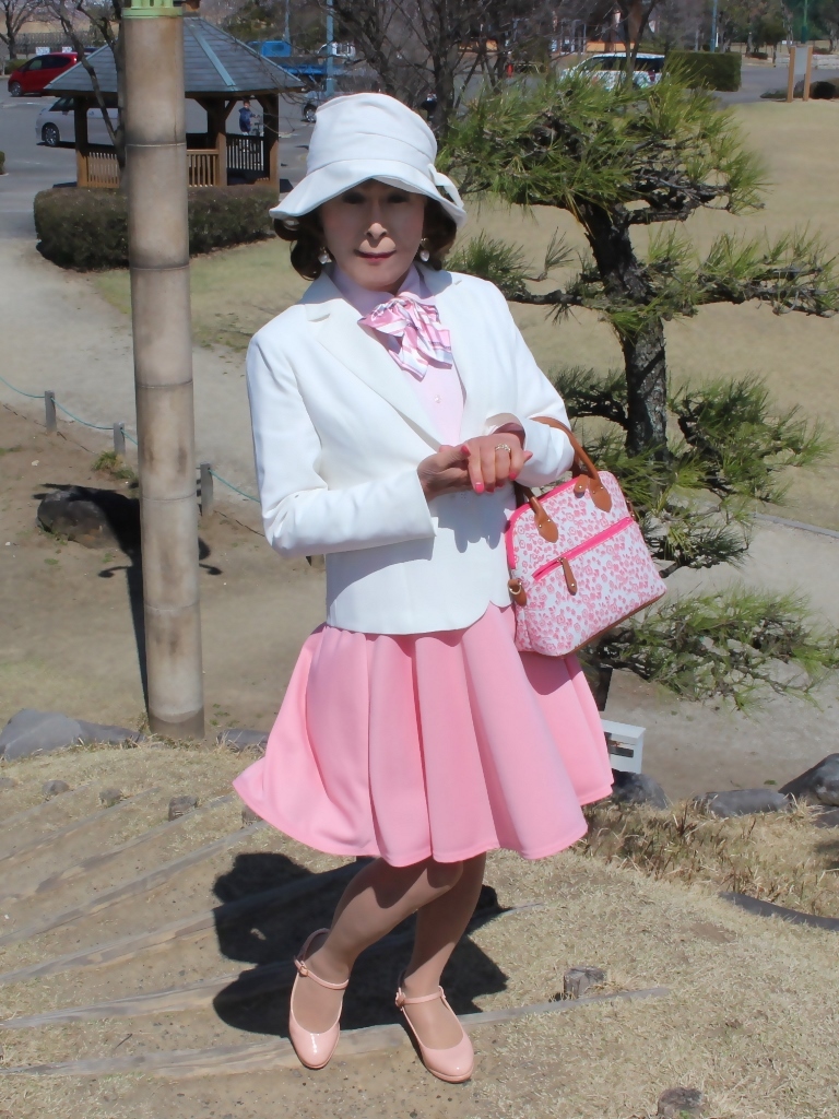 ピンクスカート白ジャケット帽子B(2)