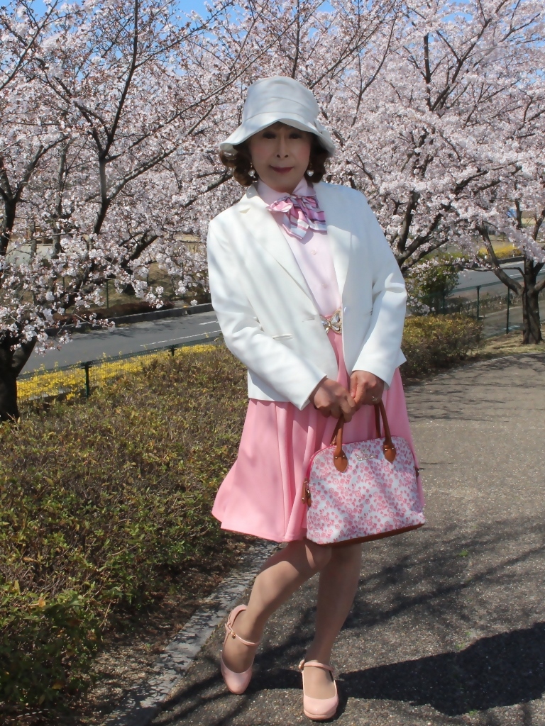 ピンクスカート白ジャケット帽子B(3)