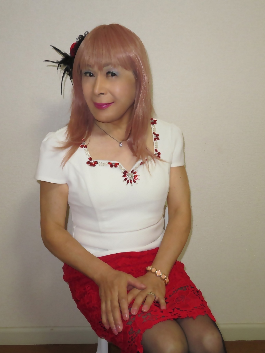 ビジュ飾りスカート部赤レースワンピ(2)