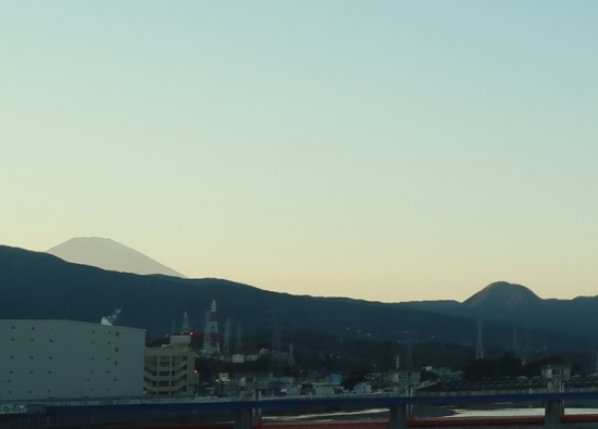新幹線の車窓から富士山