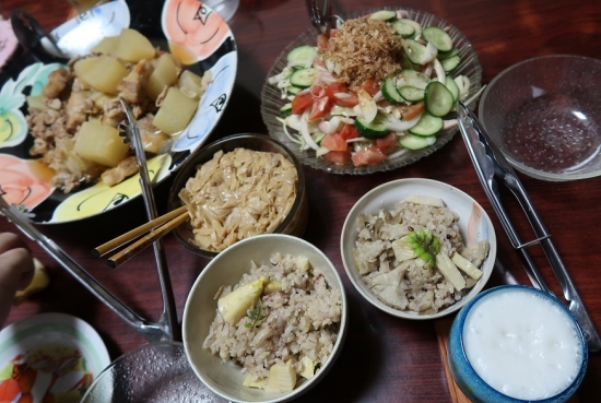 竹の子ご飯、豚肉と大根煮、サラダ