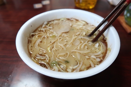 桂花熊本マー油豚骨カップ麺