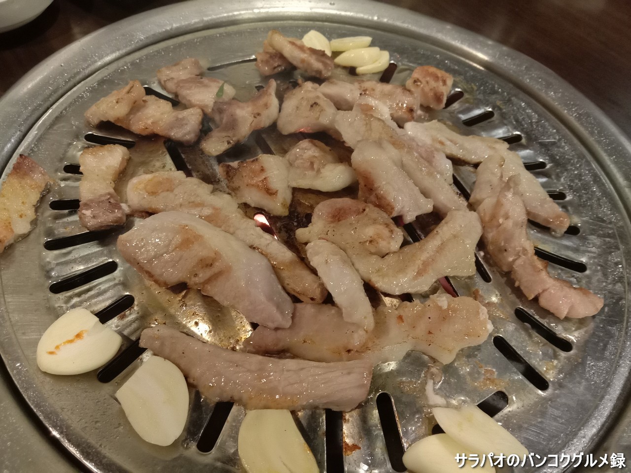 ミョンンガのパンチャンと焼肉が激ウマで大満足！　in　韓国人街