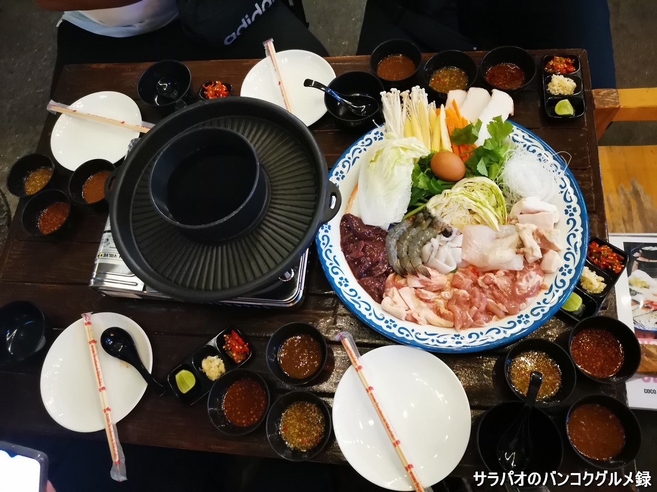 ThaiTownBkkのムーガタは日本人好みのおすすめ豚鍋料理！　in　ラチャテーウィー